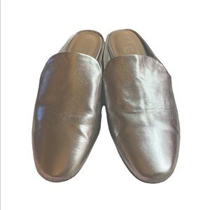 GAP silver mule